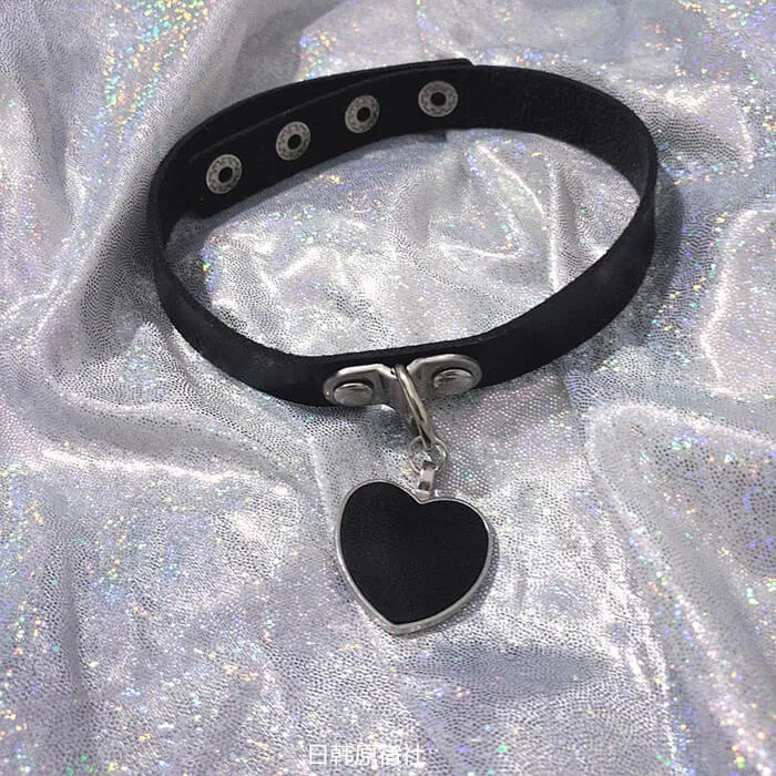 DARK FASHION BLACK HEART CHOKER BY60407