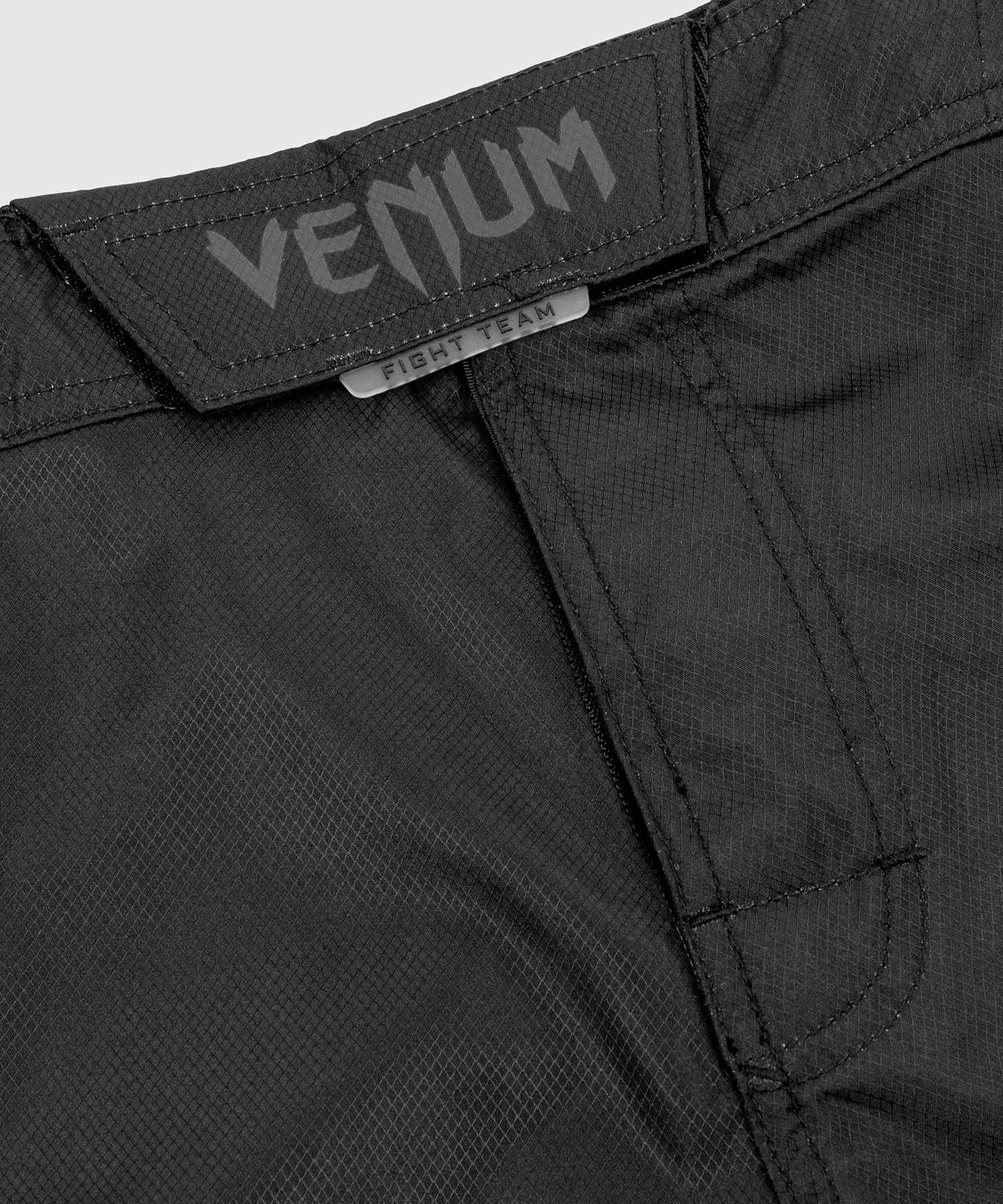 Venum Light 3.0 Fightshorts - Black/Dark camo